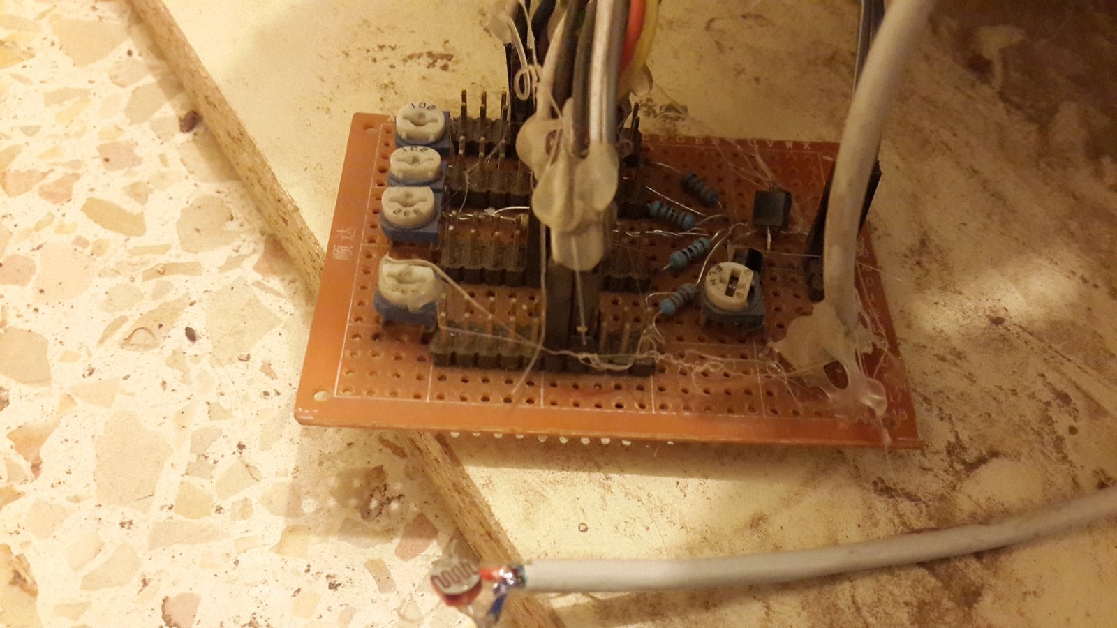 solar phone charging station - LDR, darlington circle