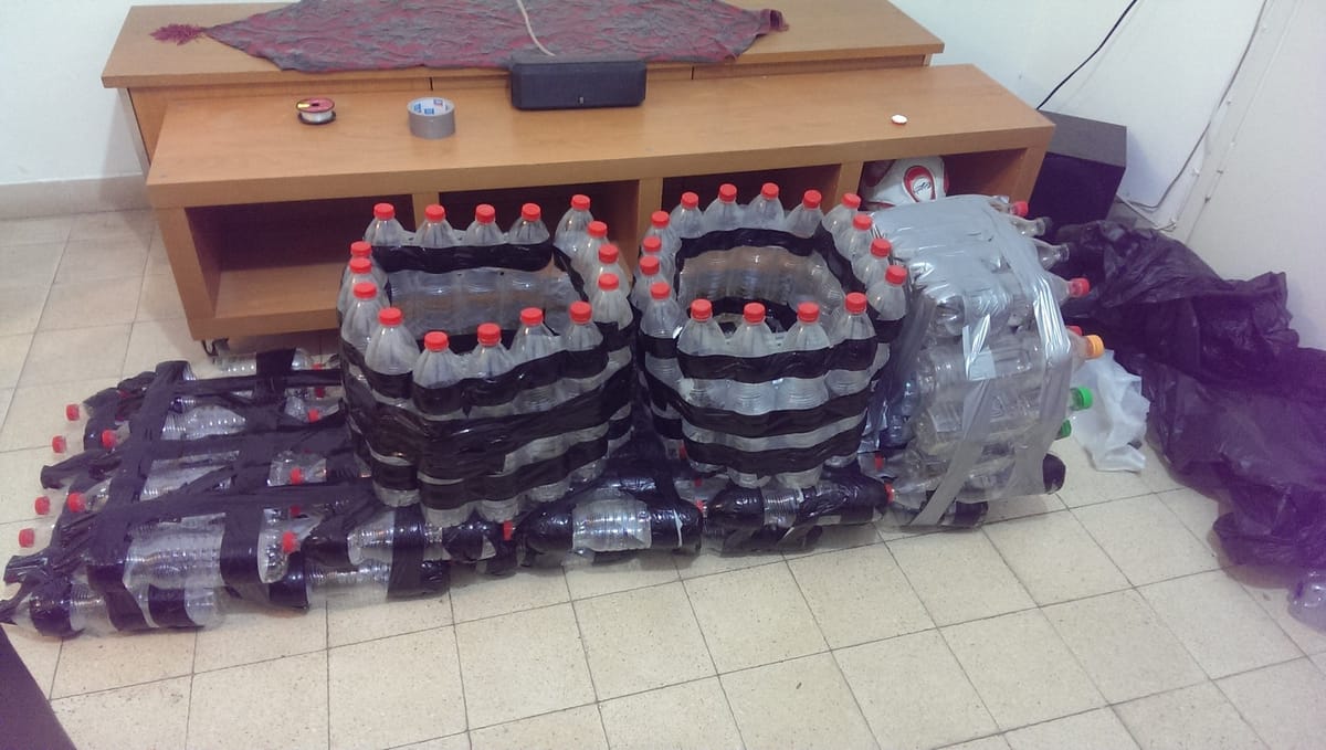 Bottled up - The making of a Water mattress,Kayak,raft from plastic bottles