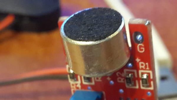 A You-Are-Too-Loud Simple Arduino Gadget