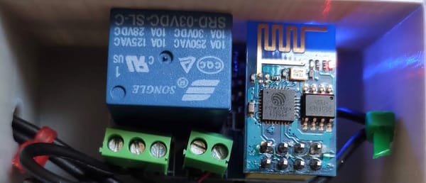Make an automatic router re-starter for $3 with an ESP8266 01 and single relay