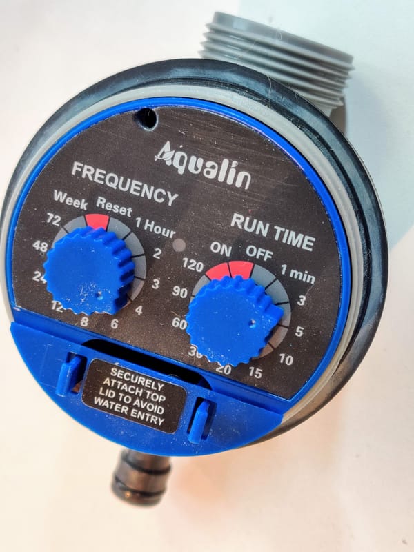Adding IOT capabilities to an old automatic watering system for 3$ with ESP32 & MOSFET